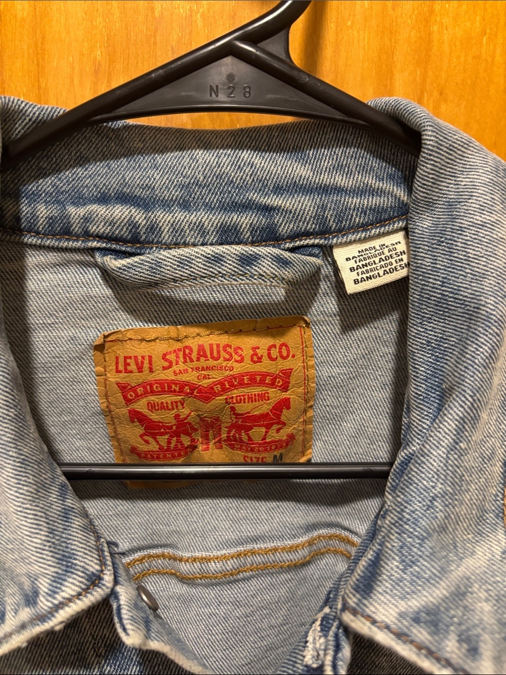 Levi's Light Blue Denim Trucker Jacket - Picture 2 of 11